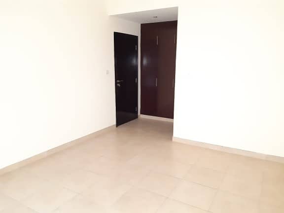 6 CHEQUES POSSIBLE NICE 1BHK WITH BALCONY WARDROBES MASTER ROOM 3 TO 4 MINUTES DRIVE FROM METRO STATION RENT ONLY 34K