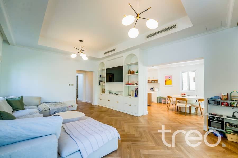 2 Living Room 1. jpg