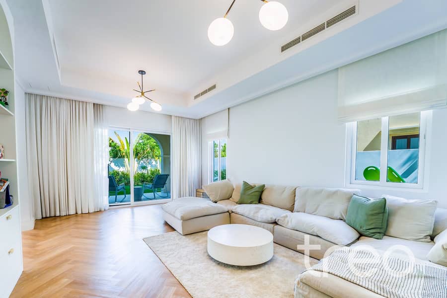 4 Living Room 2. jpg