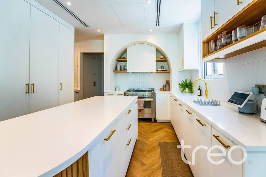 5 Kitchen 2. jpg