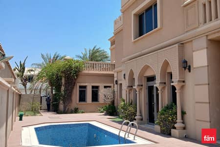 5 Bedroom Villa for Rent in Palm Jumeirah, Dubai - Vacant Now | Large Plot | Sea View