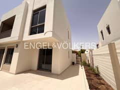 Modern Spacious Villa | Private Garden