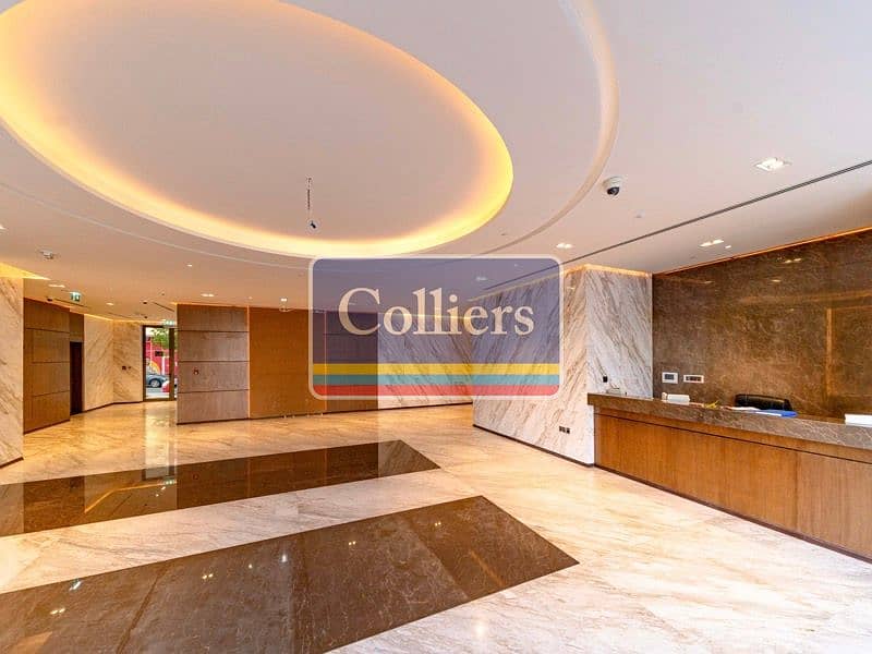 2 P2777 -Lobby-2. jpg