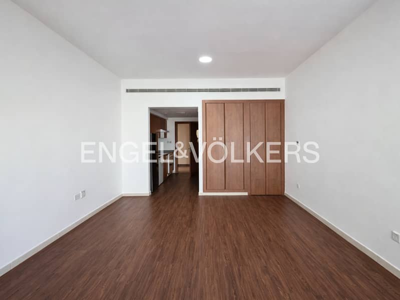 Exclusive | Unfurnished | Covered Parking Exclusive | Unfurnished | Covered Parking