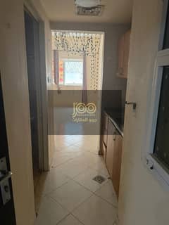 استوديو للإيجار مقابل مول أم القيوين | شارع الملك فيصل | 18,000 درهم | 4 دفعات | موقع حيوي
