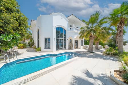 4 Bedroom Villa for Sale in Palm Jumeirah, Dubai - Exclusive Beachfront Villa with Skyline Views. 4 Bedroom Villa for Sale in Palm Jumeirah, Dubai - Exclusive Beachfront Villa with Skyline Views.