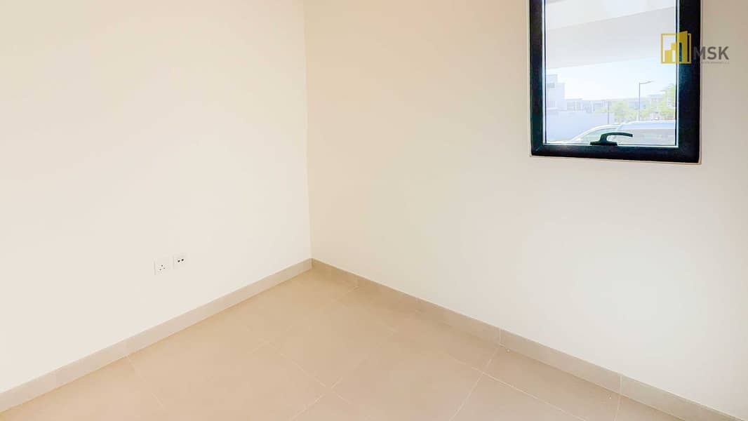8 AR-R080-21. jpg