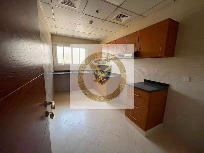 12 3adaa43b-1a9d-44a0-87ae-9ab8263bbf84. jpg