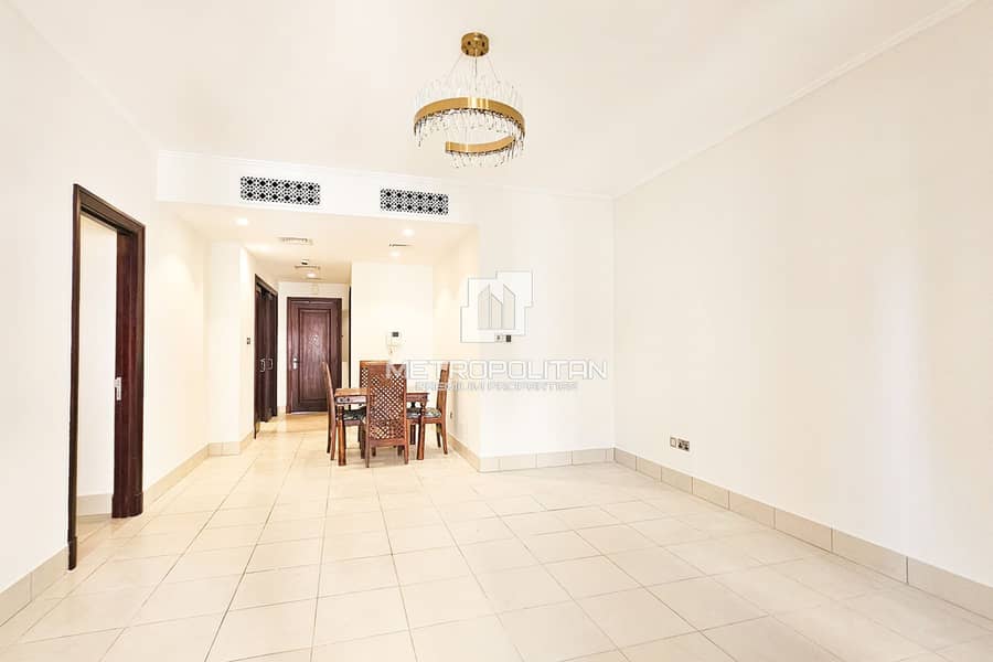 Vacant | Key in Hands | Area Specialist | Spacious Vacant | Key in Hands | Area Specialist | Spacious