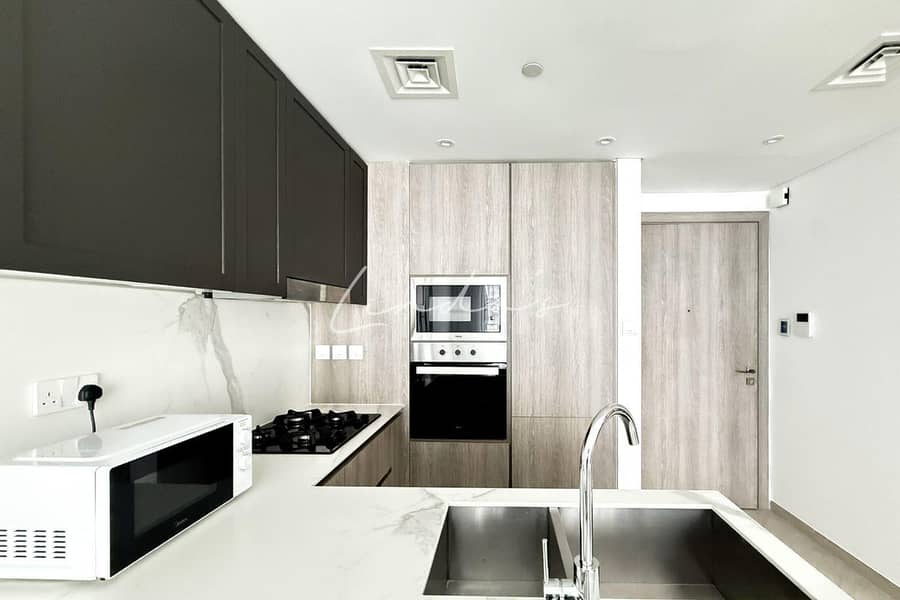3 images image img