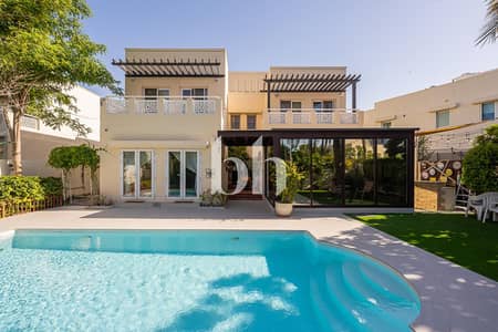 4 habitaciones Villa para en Alquiler en The Meadows, Dubai - images image img