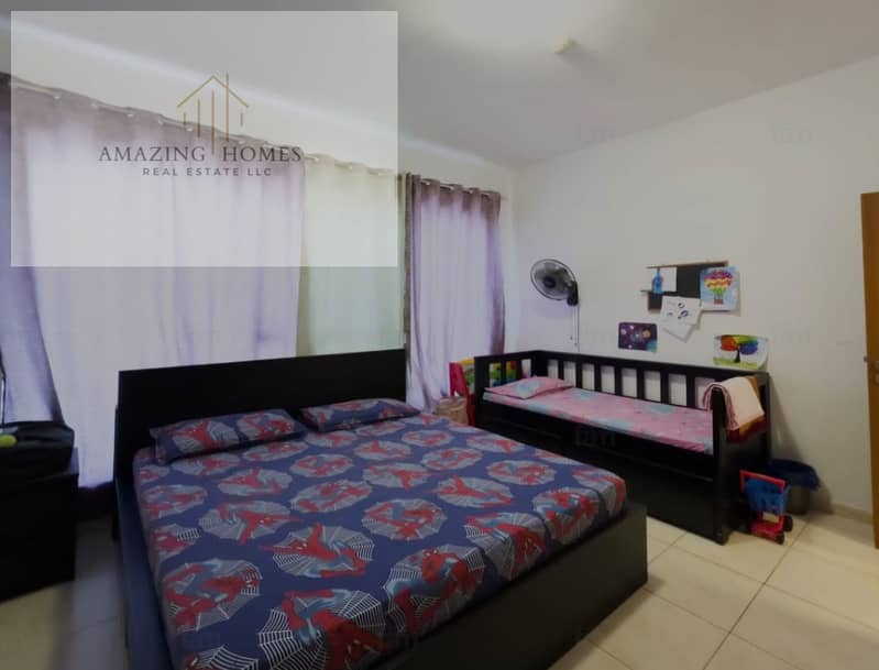 6 bedroom1. jpg