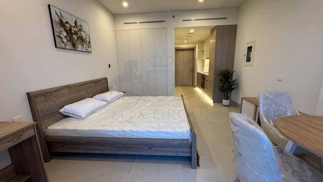 Furnished Apartment | Golf Course View | Modern Living - Image 3