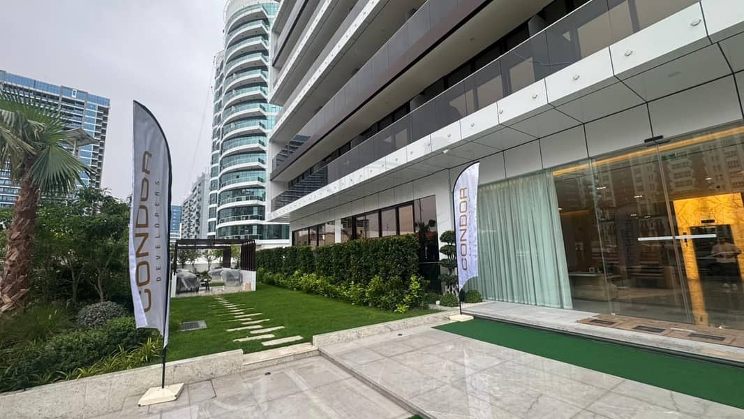 Furnished Apartment | Golf Course View | Modern Living - Image 6