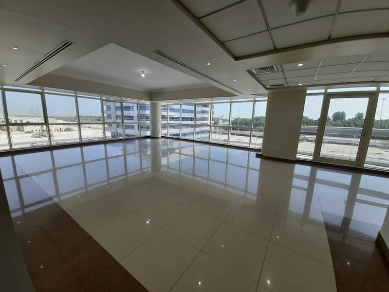 Huge 3 BR Balcony Pool Gym Parking Khalifa Park Huge 3 BR Balcony Pool Gym Parking Khalifa Park