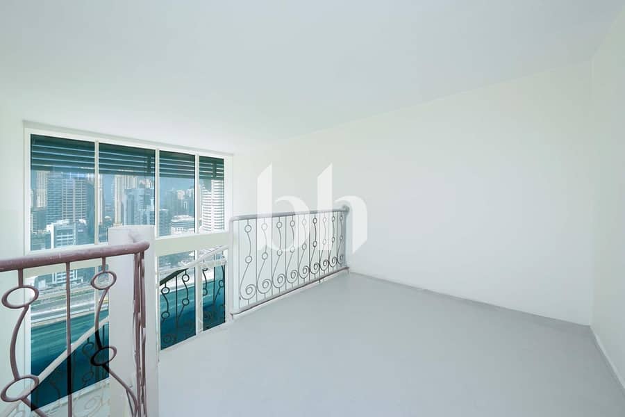 4 Image 0