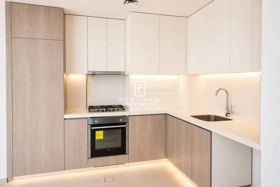 VACANT | BRAND NEW APARTMENT | UNFURNISHED - Image 4