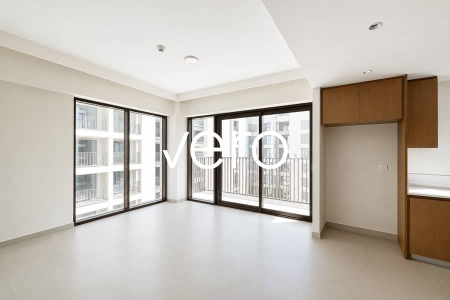 Corner Unit | Spacious | Vacant Corner Unit | Spacious | Vacant