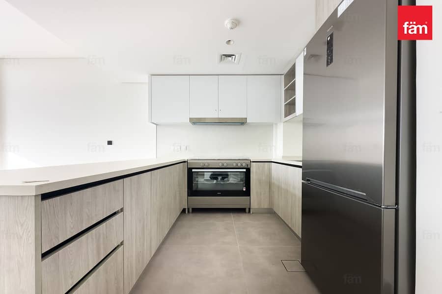 Vacant | Unfurnished | Spacious | 4 Cheques - Image 5