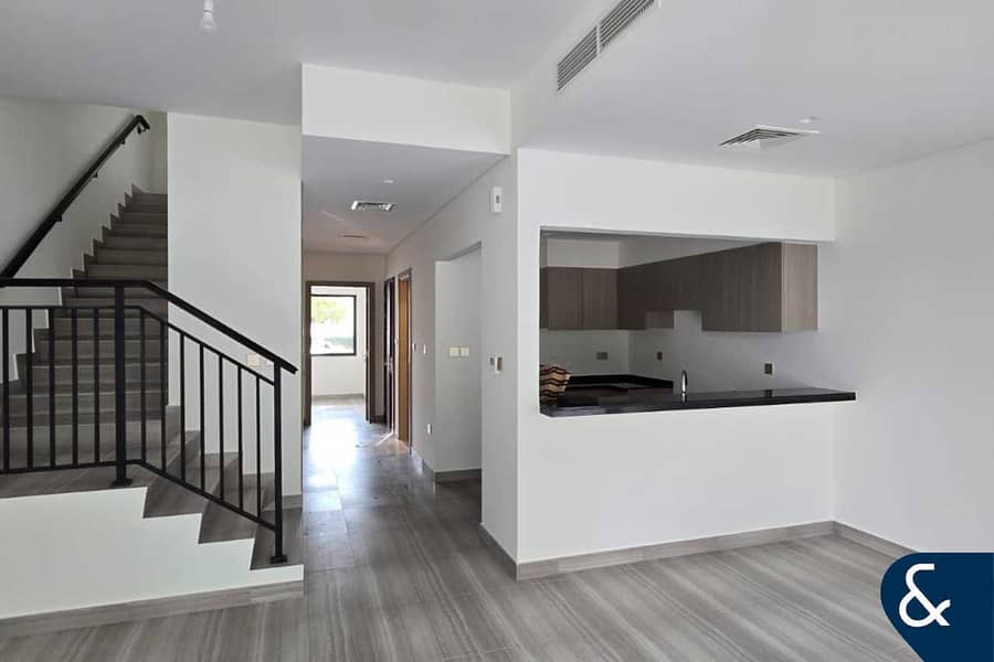 Park Access | Single Row | Vacant | 4 Beds Park Access | Single Row | Vacant | 4 Beds