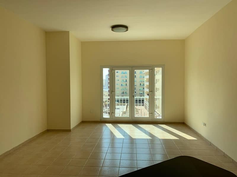 2 BEDROOM APARTMENT IN CBD BUILDING WITH BALCONY | 1 MONTH FREE