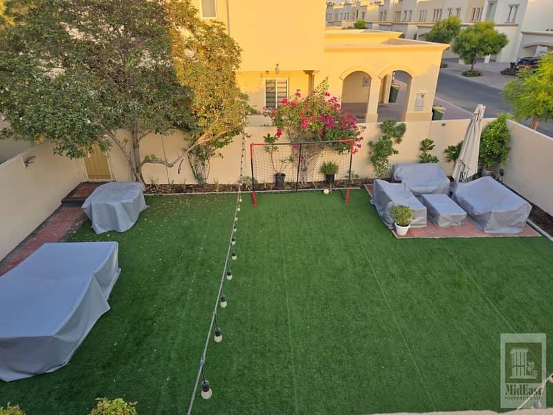 4 04_Private_Garden_Wide. jpg