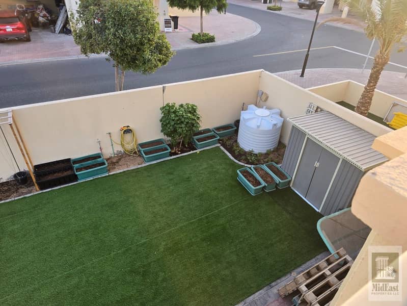 5 05_Private_Garden_From_Upper_Level. jpg