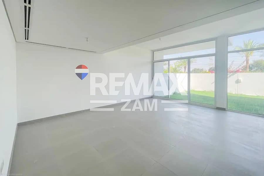 Single Row | Landscaped | Highly Maintained Single Row | Landscaped | Highly Maintained