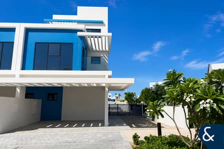 5 Bedroom Townhouse for Sale in DAMAC Lagoons, Dubai - Large Plot | True End Corner | On the Park 5 Bedroom Townhouse for Sale in DAMAC Lagoons, Dubai - Large Plot | True End Corner | On the Park
