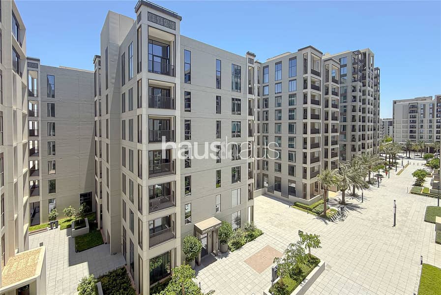 Vacant | Modern | Bright Vacant | Modern | Bright