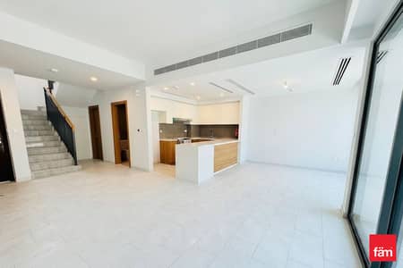 3 Bedroom Townhouse for Sale in Dubailand, Dubai - private garden vacant brand new . 3 Bedroom Townhouse for Sale in Dubailand, Dubai - private garden vacant brand new .