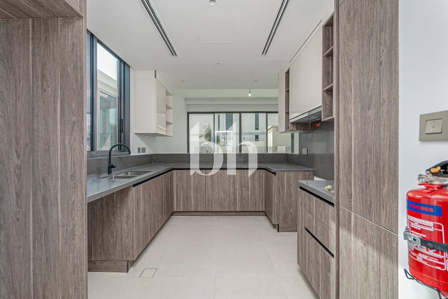 Park Backing | Open Kitchen | Corner Unit - View 5