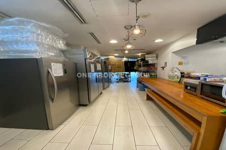 Shop for Sale in Jumeirah Lake Towers (JLT), Dubai - High-Yield Investment | Fitted Retail | Prime JLT