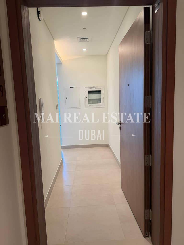 BURJ KHALIFA AND PARK VIEW | SPACIOUS 1 BHK WITH LAUNDRY ROOM | CENTER OF DUBAI | BRAND NEW | EXCLUSIVE UNIT - Image 7