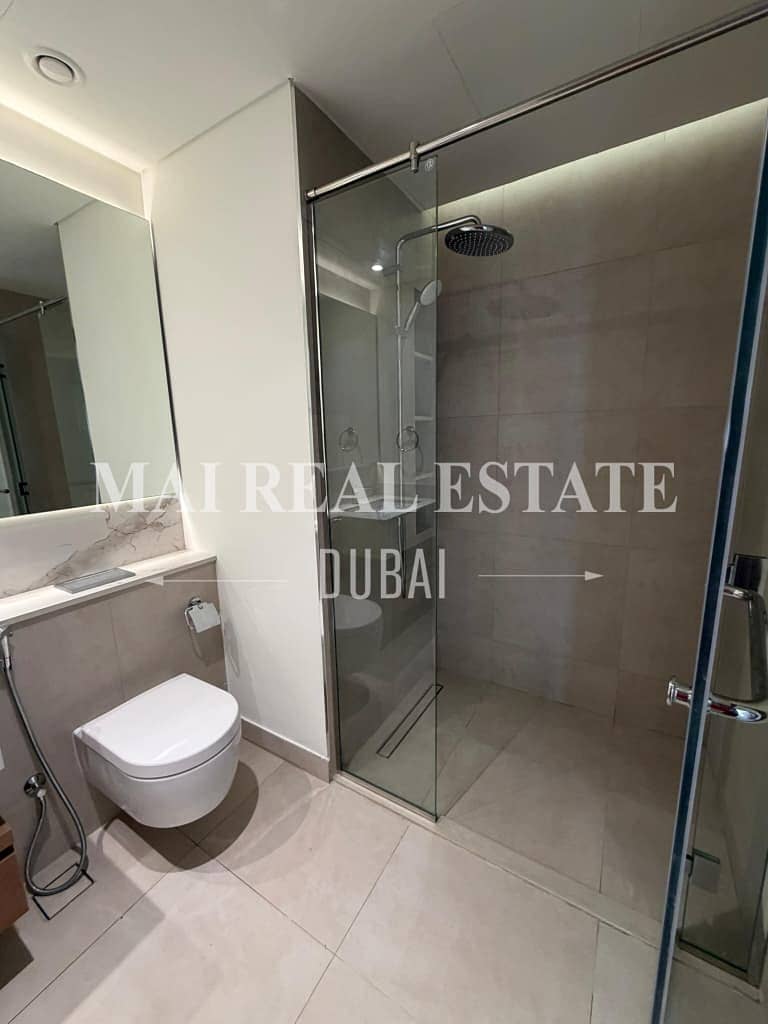 BURJ KHALIFA AND PARK VIEW | SPACIOUS 1 BHK WITH LAUNDRY ROOM | CENTER OF DUBAI | BRAND NEW | EXCLUSIVE UNIT - Image 8