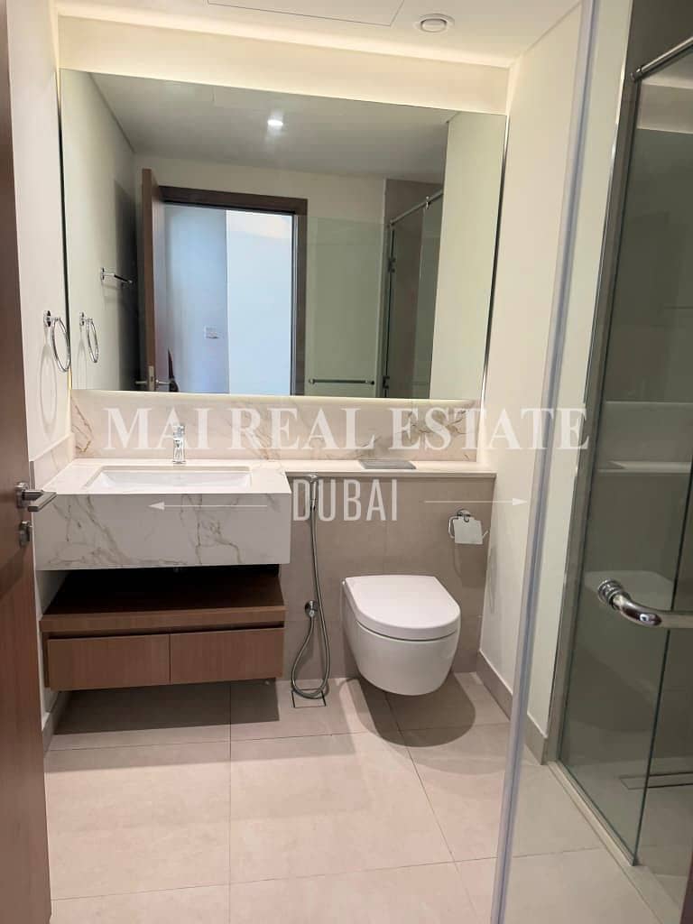 BURJ KHALIFA AND PARK VIEW | SPACIOUS 1 BHK WITH LAUNDRY ROOM | CENTER OF DUBAI | BRAND NEW | EXCLUSIVE UNIT - Image 9
