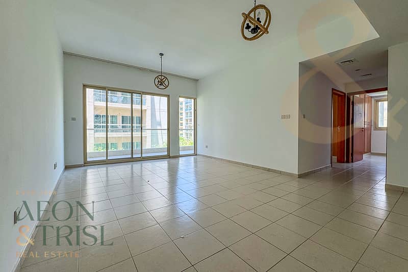 Corner Unit | Spacious | Bright | Balcony Corner Unit | Spacious | Bright | Balcony