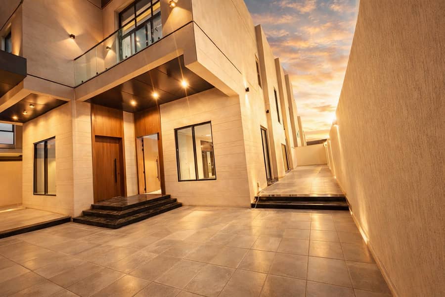 3 Luxury villa enhance. png