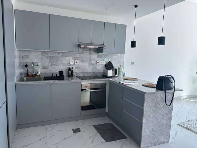 5 Kitchen 2. jpg