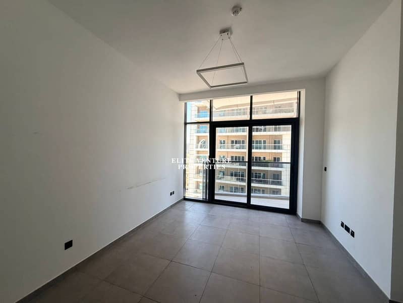 MODERN LAYOUT | PRIME LOCATION | SPACIOUS MODERN LAYOUT | PRIME LOCATION | SPACIOUS