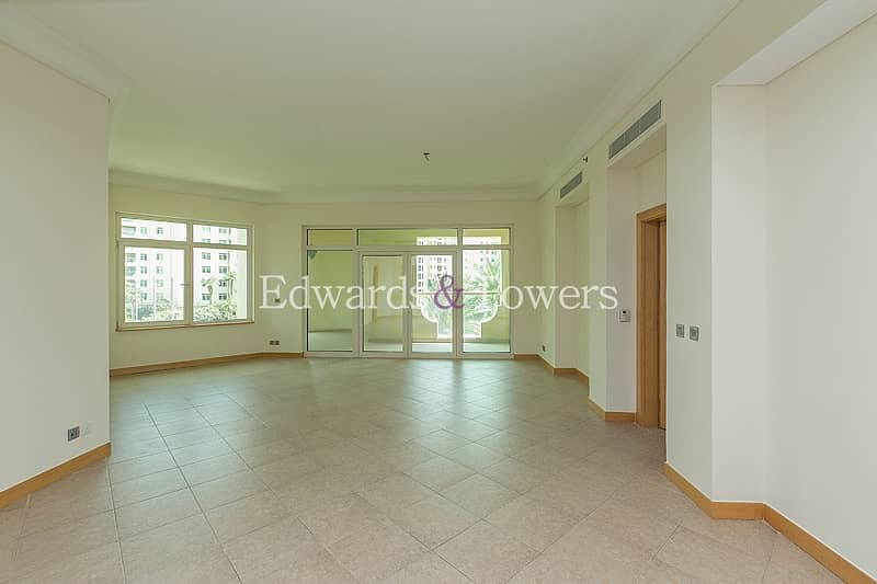 Exclusive | Low Floor | Well Maintained | Type C Exclusive | Low Floor | Well Maintained | Type C