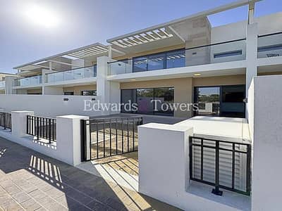4 Bedroom Townhouse for Rent in DAMAC Hills, Dubai - Lake View | Unfurnished | Vacant | Amazing Views