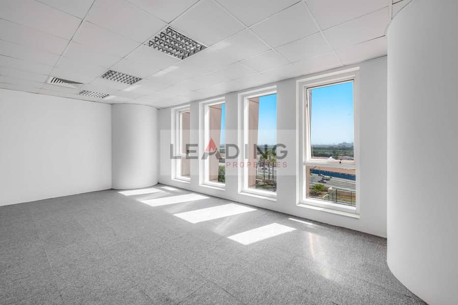 3 Office 211-2. jpg
