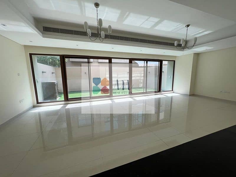 10 VILLA11 2.0. jpg