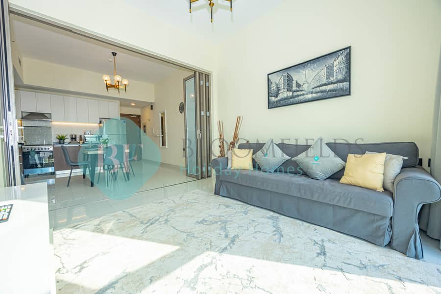 5 Living Room - Kitchen. jpg