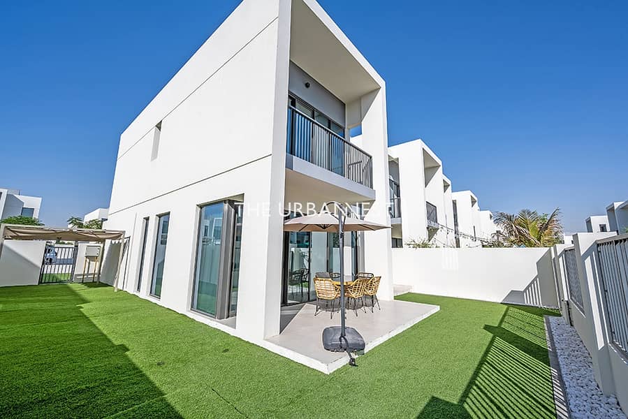 End Unit | Well Maintained | 4 Bedroom Townhouse End Unit | Well Maintained | 4 Bedroom Townhouse