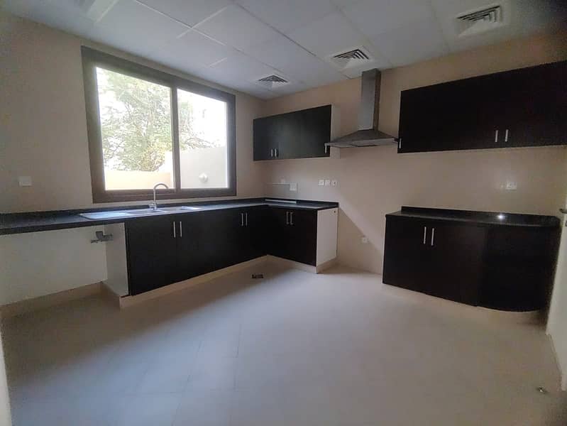 3 KITCHEN. jpeg