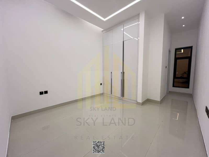 10 9. jpeg
