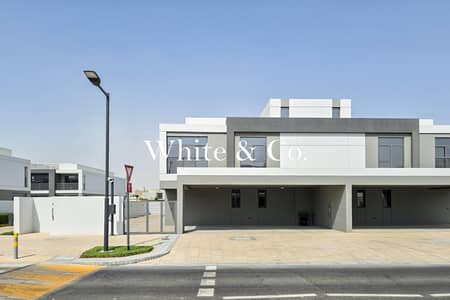 5 Bedroom Villa for Sale in Dubai South, Dubai - Premium Villa | Multiple Options | Vacant 5 Bedroom Villa for Sale in Dubai South, Dubai - Premium Villa | Multiple Options | Vacant