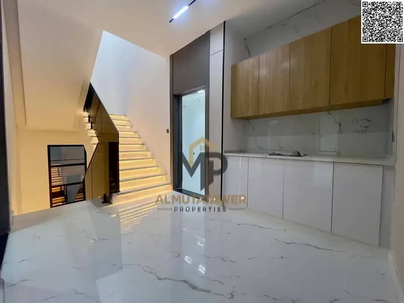 17 batch_837355937-1066x800. webp